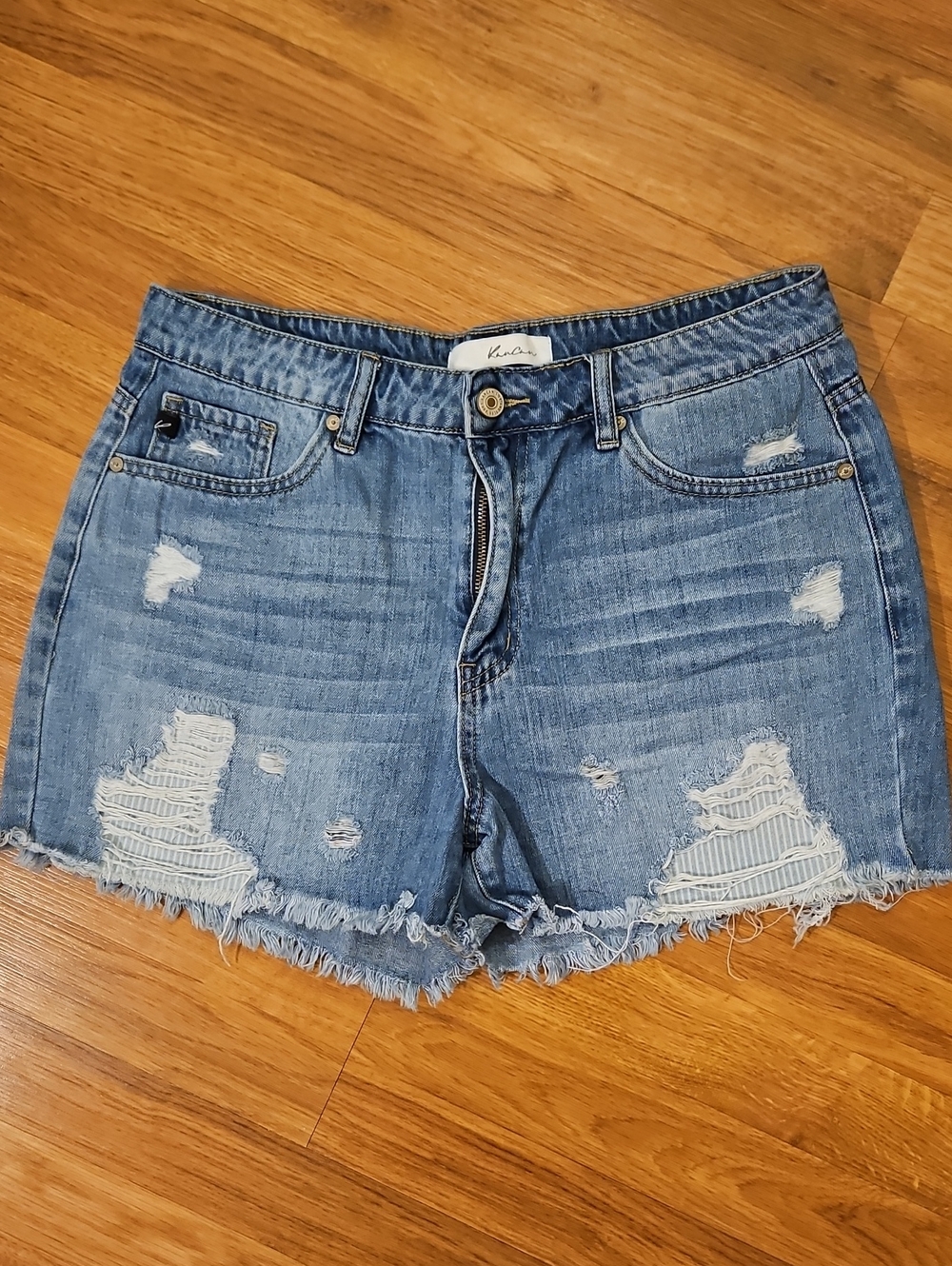 KanCan Distressed Denim Shorts Size Large